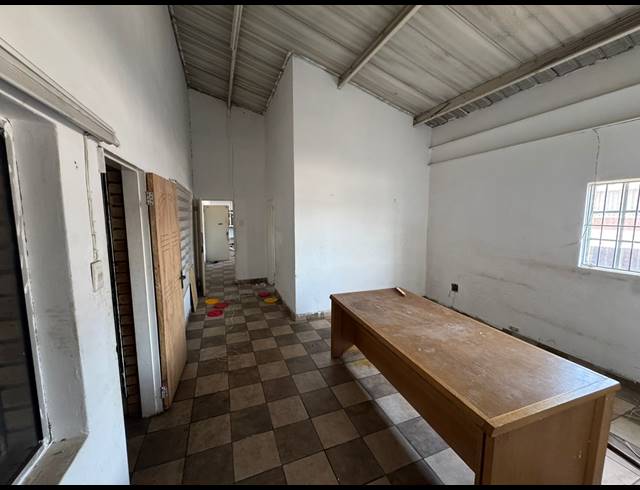 1,200M² WAREHOUSE TO LET IN PRETORIA WEST